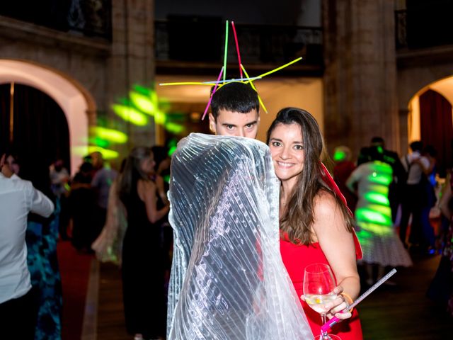 La boda de Javier y Mónica en Oviedo, Asturias 98