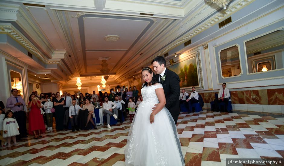 La boda de Diego y Devi en La Solana, Albacete