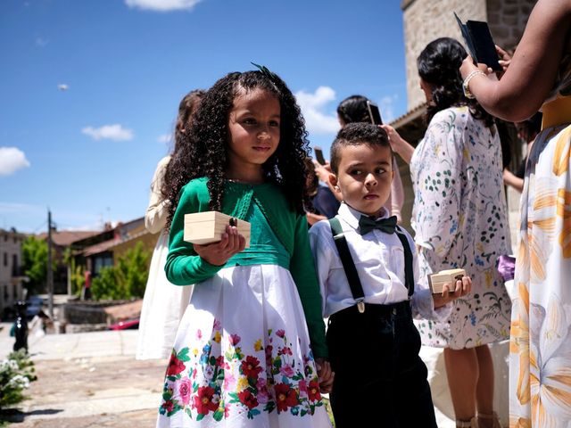 La boda de Víctor y Cecilia en Mangiron, Madrid 28