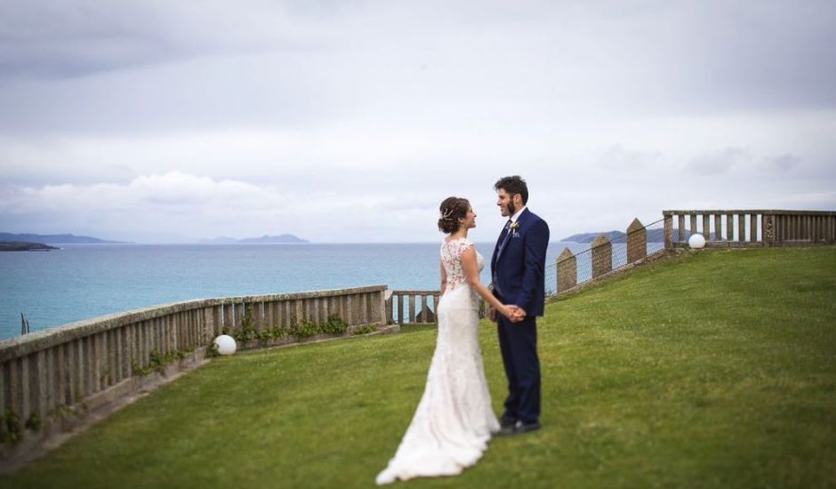 La boda de Esteban y Raquel en O Grove (Casco Urbano), Pontevedra