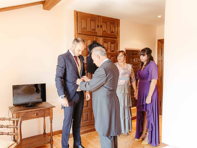 La boda de Iván y Cristina en Linares De Riofrio, Salamanca 4