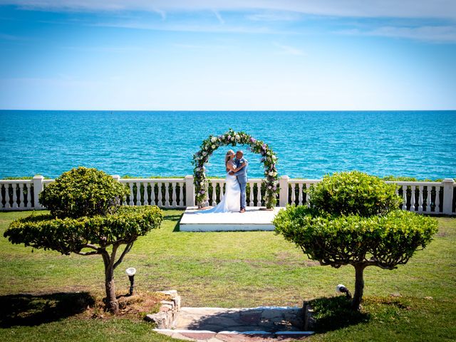 La boda de Michel y Miriam en Vilanova I La Geltru, Barcelona 1