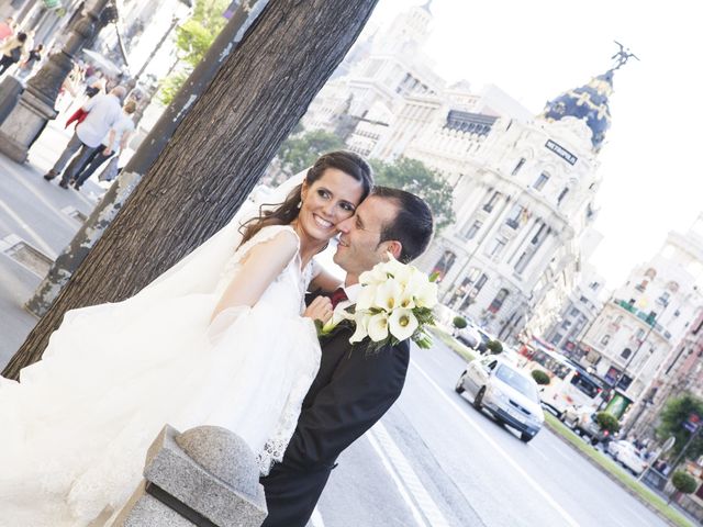 La boda de Alvaro y Elena en Madrid, Madrid 23