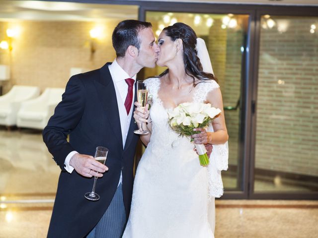La boda de Alvaro y Elena en Madrid, Madrid 27