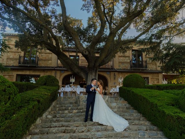 La boda de Cesar Loo y Lourdes González  en Toledo, Toledo 1