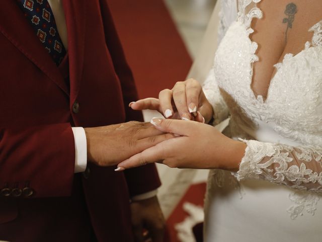 La boda de Fernando y Ana María  en Sevilla, Sevilla 28