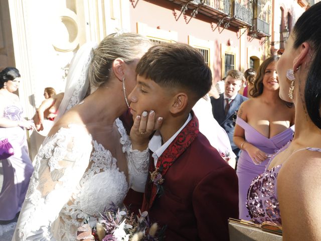 La boda de Fernando y Ana María  en Sevilla, Sevilla 36