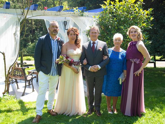 La boda de Amaia y Merino en Elgoibar, Guipúzcoa 191