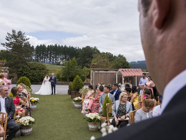 La boda de Raúl y Leire en Lezama, Álava 17