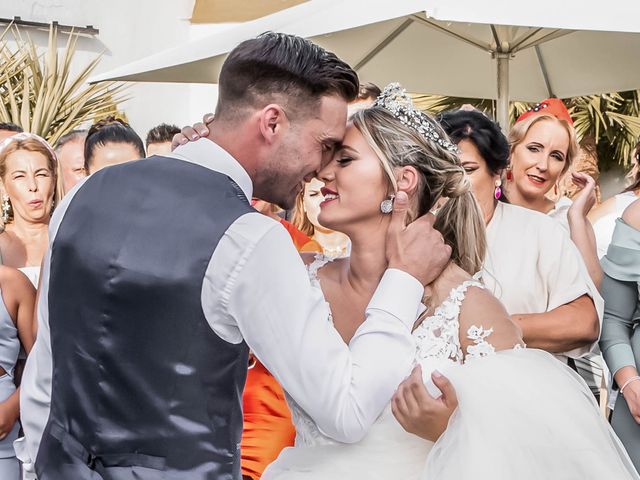 La boda de Fernando y Rocío en Alcala De Guadaira, Sevilla 52