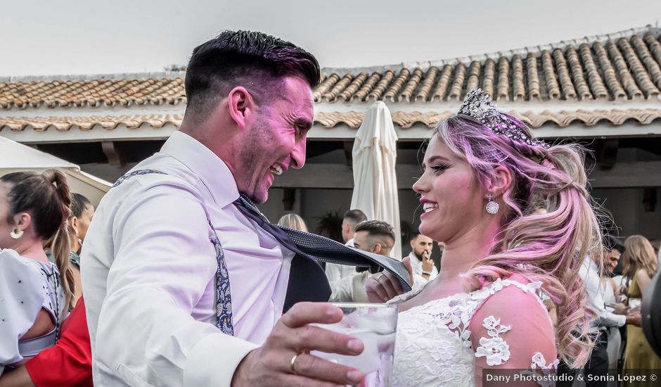 La boda de Fernando y Rocío en Alcala De Guadaira, Sevilla