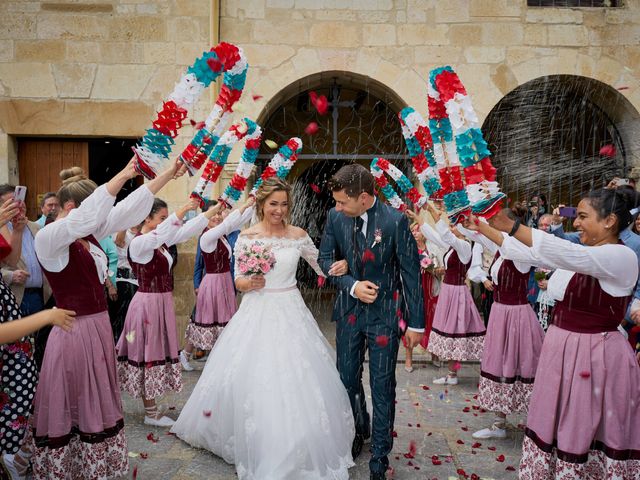 La boda de Alberto y Naiara en Vitoria-gasteiz, Álava 35