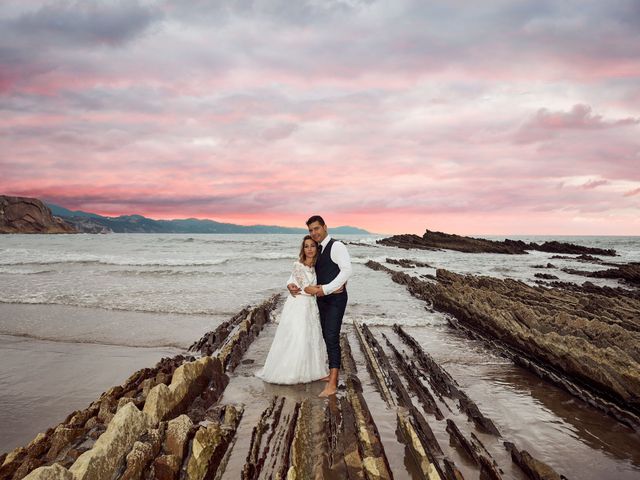 La boda de Alberto y Naiara en Vitoria-gasteiz, Álava 75