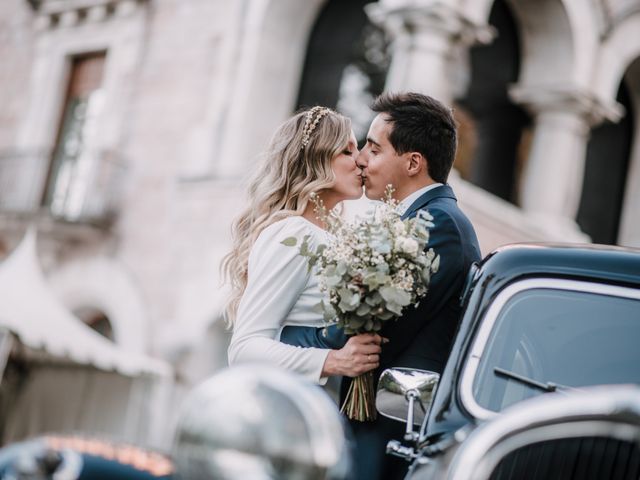 La boda de Juan y Tania en Oviedo, Asturias 1