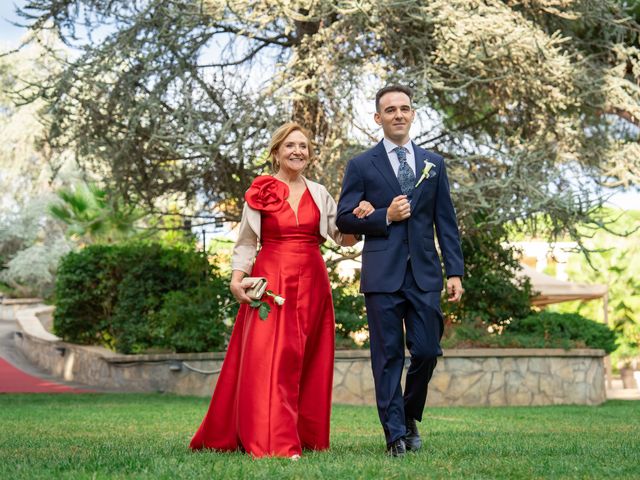 La boda de Alex y Nadia en Sant Vicenç De Montalt, Barcelona 35