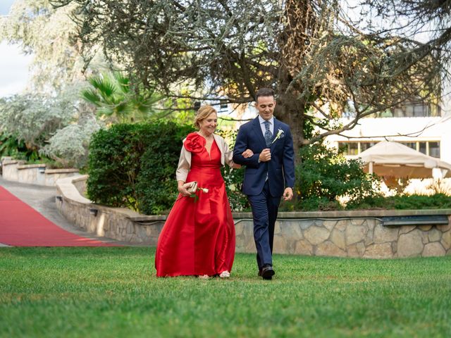 La boda de Alex y Nadia en Sant Vicenç De Montalt, Barcelona 36