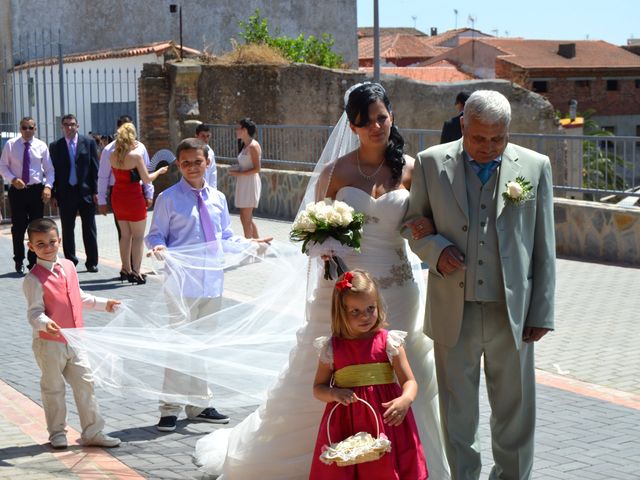 La boda de Mihaela y César en Castilblanco, Badajoz 19