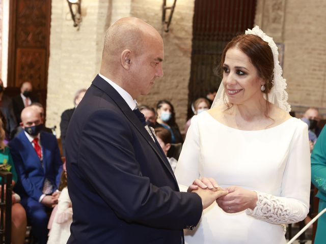 La boda de Mª Ángeles y Jose Miguel en Sevilla, Sevilla 15