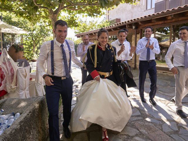 La boda de Diego y Elena en Santo Domingo De Herguijuela, Salamanca 23