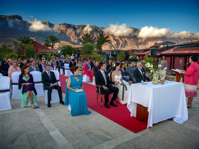 La boda de Roberto y Gazmira en San Bartolome De Tirajana, Las Palmas 26