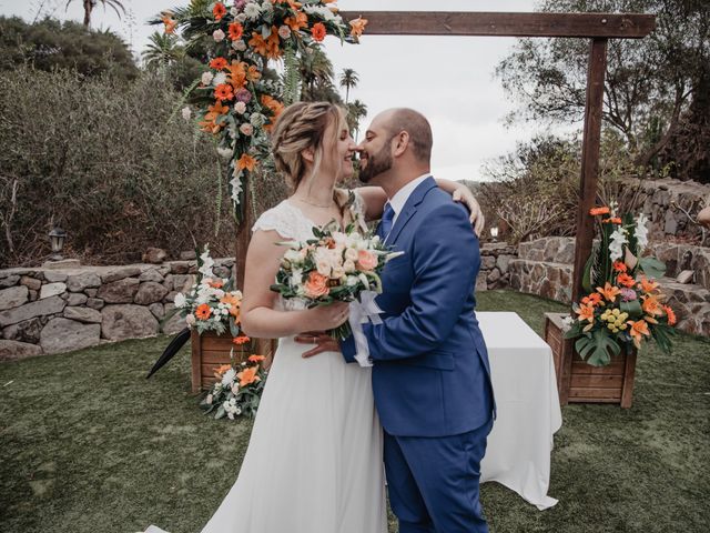 La boda de Christian y Amandine en La Calzada, Santa Cruz de Tenerife 23