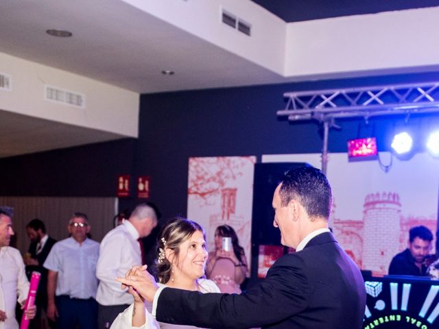 La boda de Ralo y María  en Badajoz, Badajoz 50