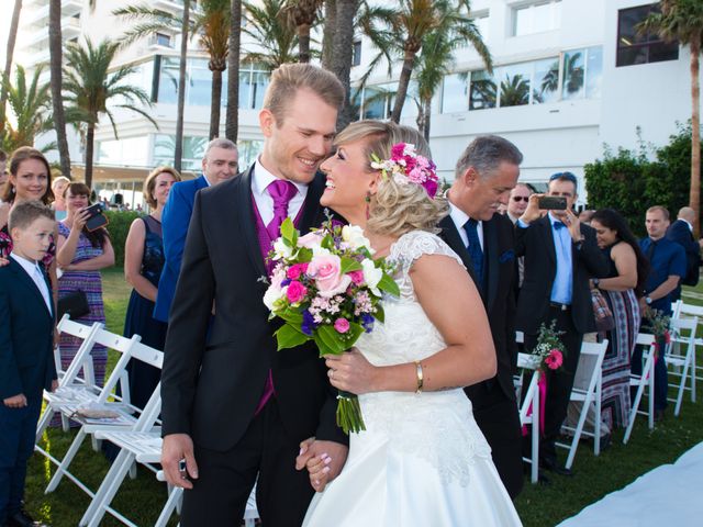 La boda de Timo y Miriam en Benalmadena Costa, Málaga 15