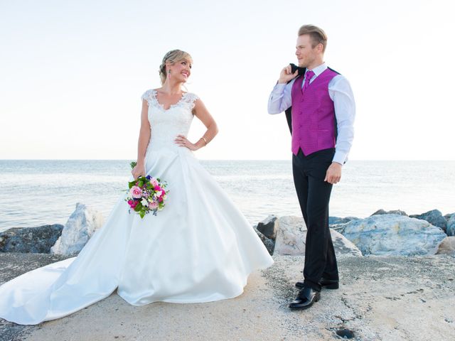 La boda de Timo y Miriam en Benalmadena Costa, Málaga 28