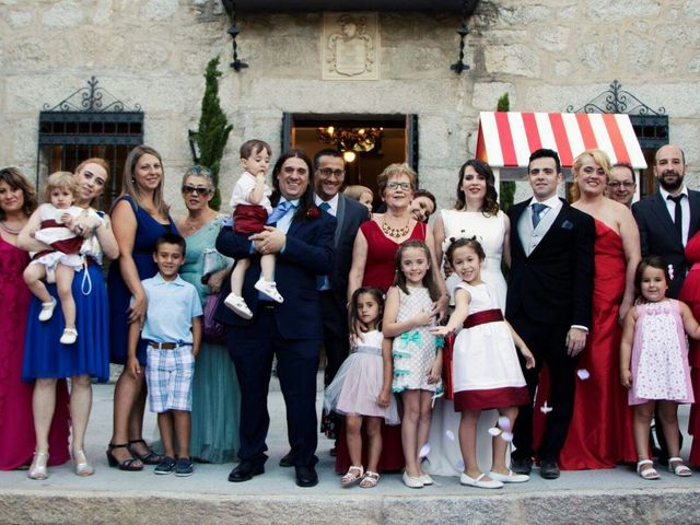 La boda de Tomás y Rocío  en Torrelodones, Madrid 3