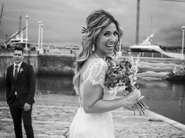 La boda de Unai y Cristina en Santurtzi, Vizcaya 22