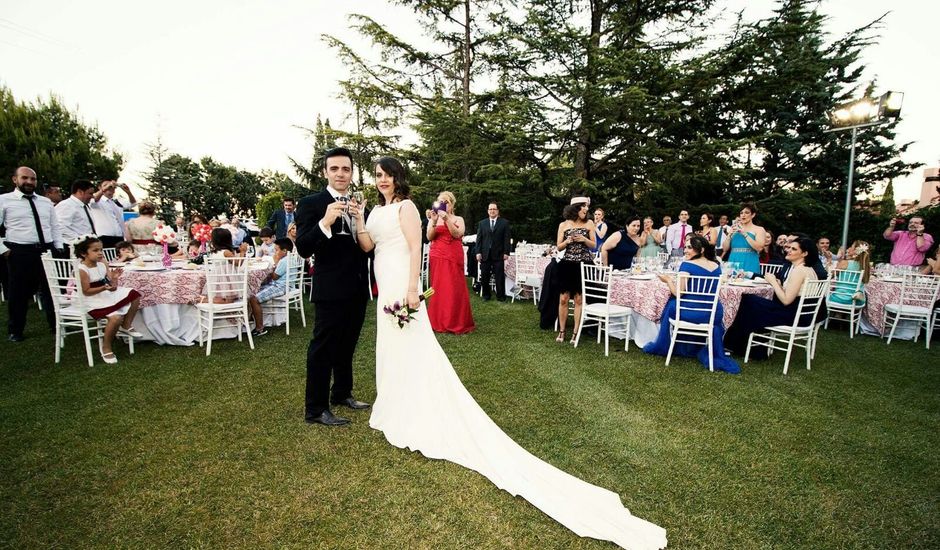 La boda de Tomás y Rocío  en Torrelodones, Madrid