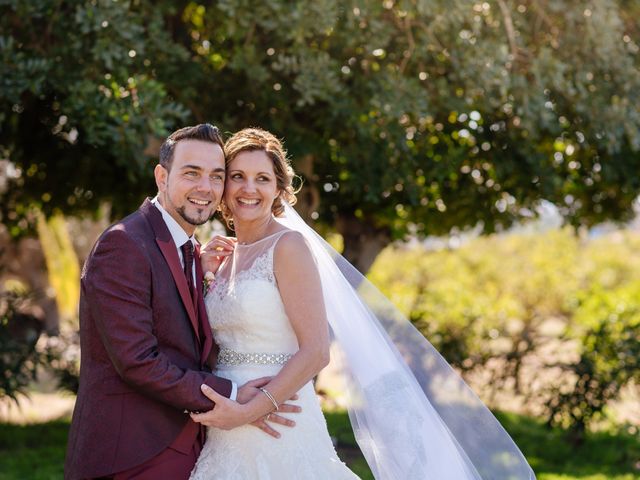 La boda de Javi y Vane en Benidorm, Alicante 41