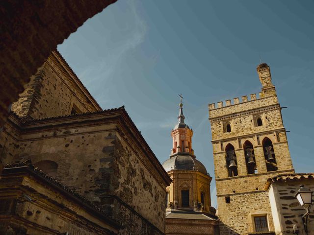 La boda de Miguel y Belén en Cañamero, Cáceres 2