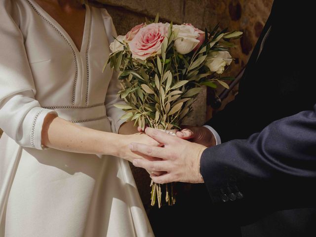 La boda de Miguel y Belén en Cañamero, Cáceres 16