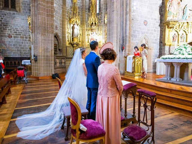 La boda de Joseba y María en Pamplona, Navarra 32