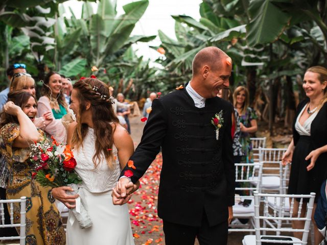 La boda de Barna y Laura en Guargacho, Santa Cruz de Tenerife 30