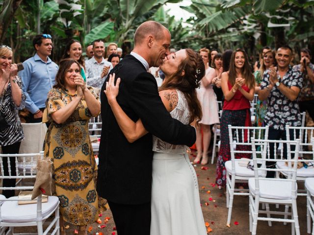 La boda de Barna y Laura en Guargacho, Santa Cruz de Tenerife 31