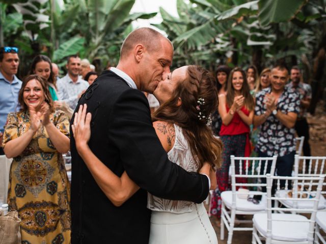 La boda de Barna y Laura en Guargacho, Santa Cruz de Tenerife 32