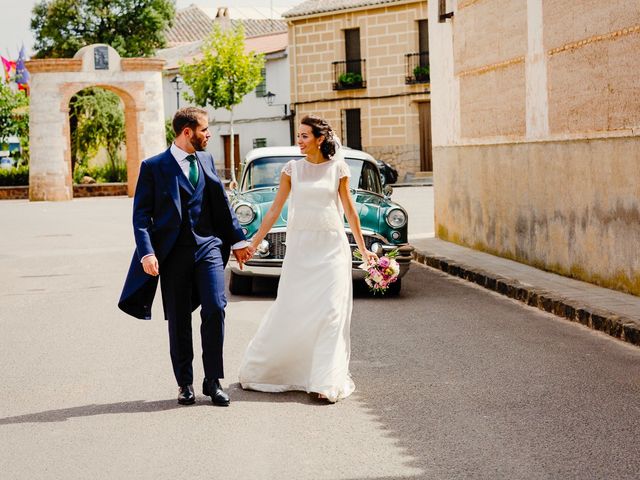 La boda de Lucía y Jose en Granatula De Calatrava, Ciudad Real 33