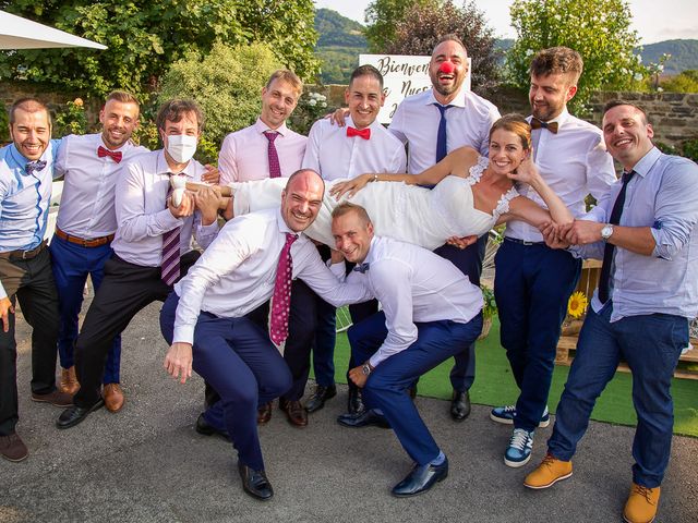 La boda de Josu y Laura en Lezama, Álava 17