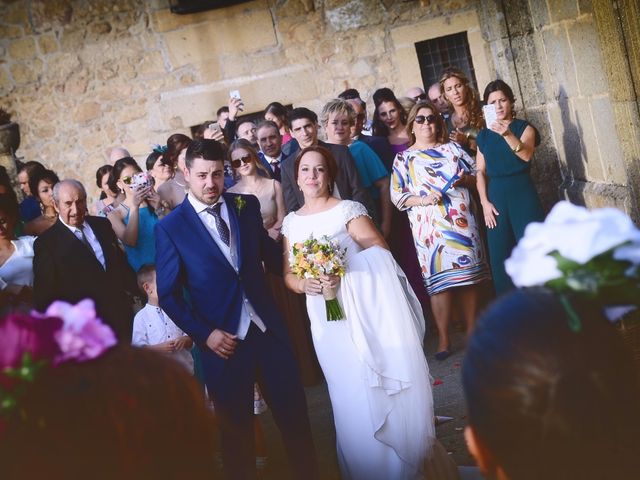 La boda de Jorge y Nazaret en Valdastillas, Cáceres 74