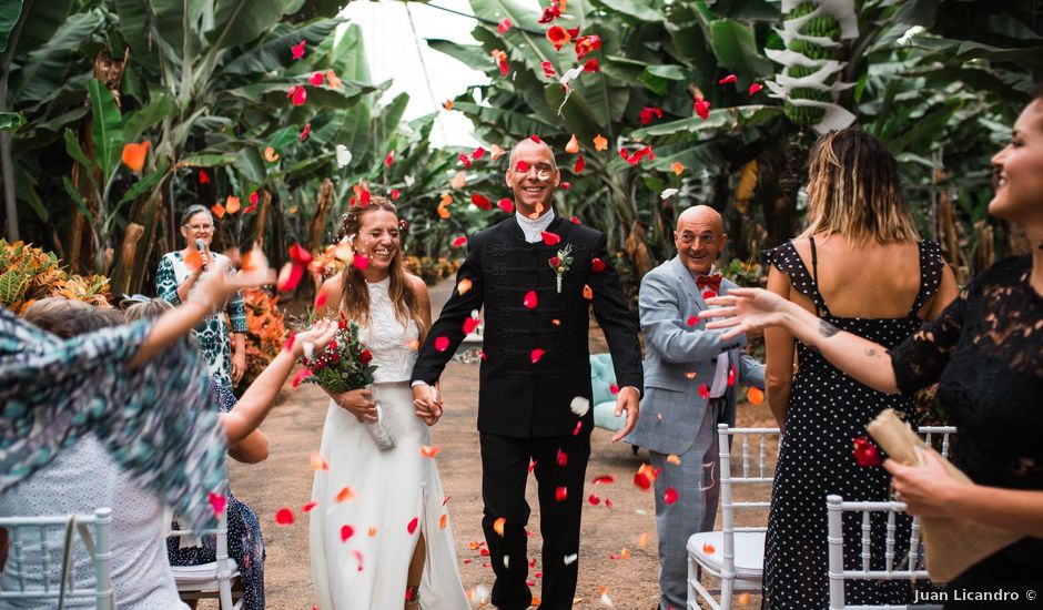 La boda de Barna y Laura en Guargacho, Santa Cruz de Tenerife