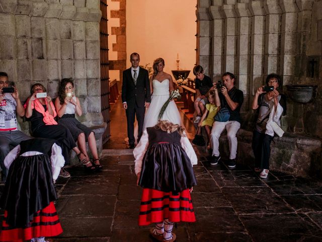 La boda de Julén y Nahiara en Urnieta, Guipúzcoa 32