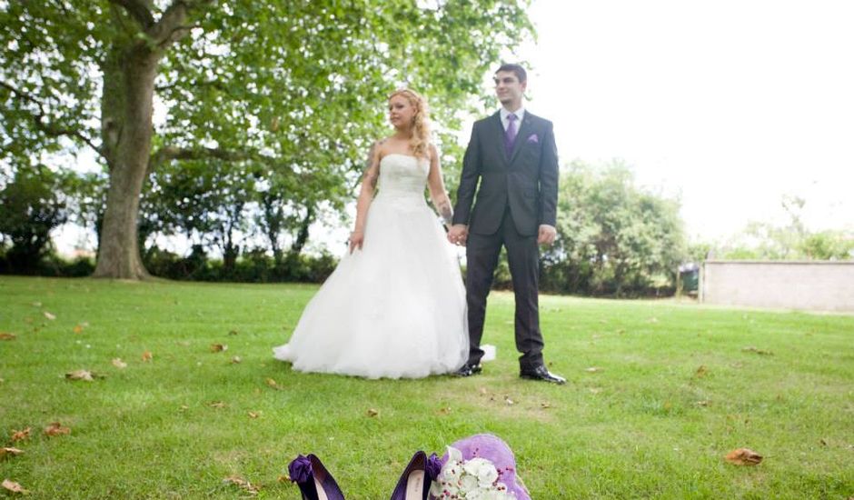 La boda de Jonathan  y Inés en Gijón, Asturias