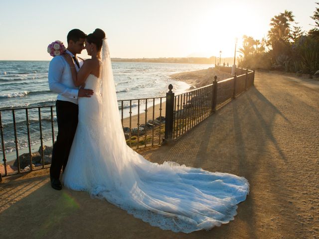 La boda de Antonio y Laura en Marbella, Málaga 23