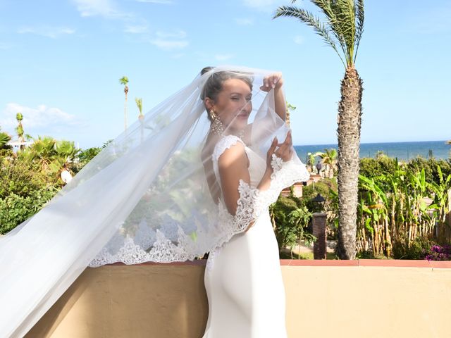 La boda de Eduardo y Carolina en Torre Del Mar, Málaga 5