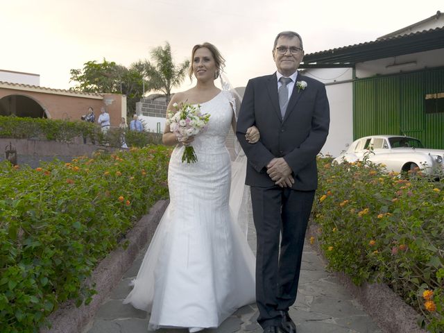 La boda de Joaquin y Cruz en Telde, Las Palmas 24