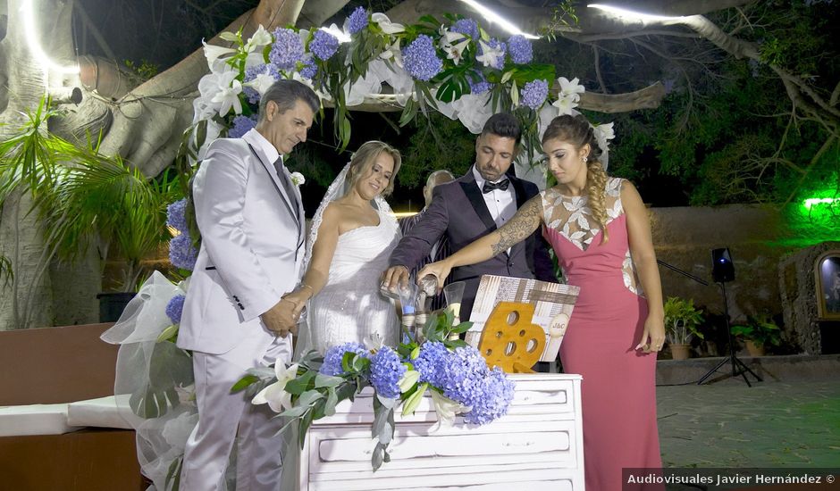 La boda de Joaquin y Cruz en Telde, Las Palmas