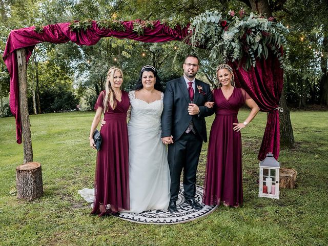 La boda de David y Laura  en Pueblo Sant Andreu Salou, Girona 2