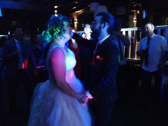 La boda de Víctor  y Amagoia en Llodio, Álava 2